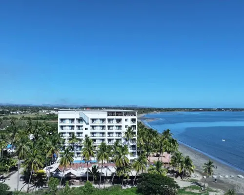 Wyndham Garden Wailoaloa Beach Fiji Hotels in Nadi