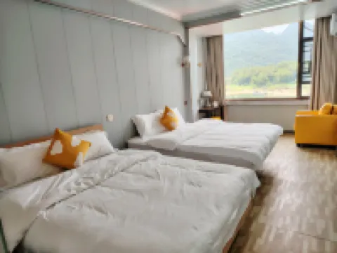 Qinglian Town River View Homestay