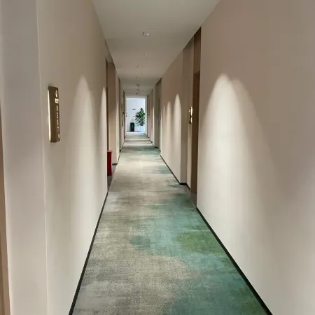 Minghu Hotel