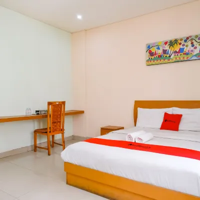 RedDoorz Plus @ Mahendradatta Denpasar Hotels near Mahendradatta