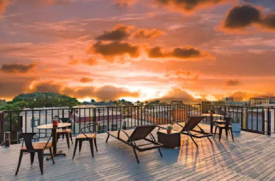 Xiaolu Chenke Inn (Sanya Yalong Bay Tropical Forest Park) Hotel dekat Teluk Baifu