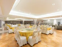 Vienna International Hotel (Guiyang Qingzhen Gaoyuan Mingzhu Junyueguoji) Hotels in Qingzhen