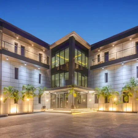 TIDE' HOTELS AND RESORTS LTD