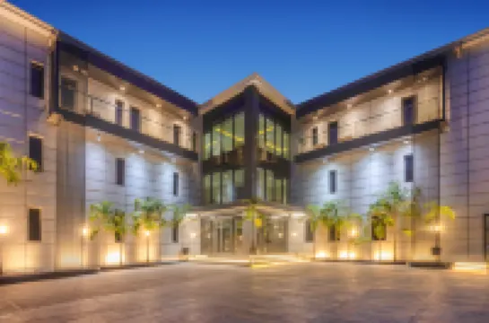 TIDE' HOTELS AND RESORTS LTD