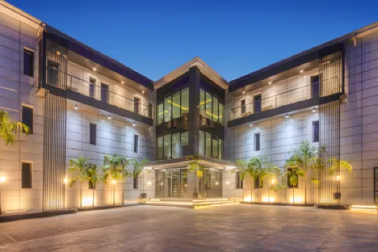 TIDE' HOTELS AND RESORTS LTD