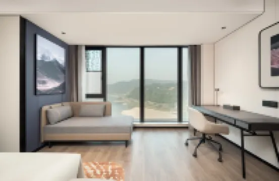 Madison Hotel (Yibin Hejiangmen Yangtze River Park)