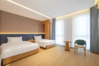 B·R HOTEL