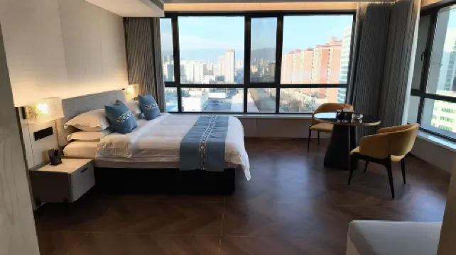 Huating Yijia Smart Choice Hotel