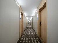 Sijifengya Hotel (Laixi Station Yuehu Park) - 2-Star