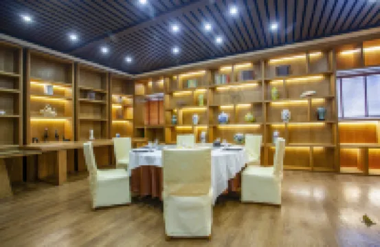 Yunhe Jingdian Hotel (Yangzhou Slender West Lake Dongguan Street Branch)