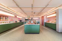 Orange Hotel (Shaoguan Railway Station) - Mountain View