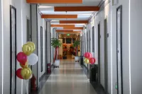 Hongyunhai SPA Massage Hotel - 2-Star