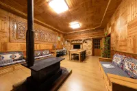 Shangri-La Qibei Homestay (Dukezong Ancient City)