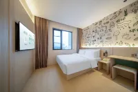 Hi In Hotel (Lishui Crystal Capital Pedestrian Street Branch)
