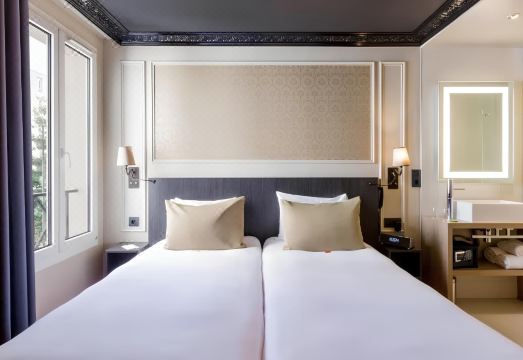 호텔 르 몽마르트르 조식 공간