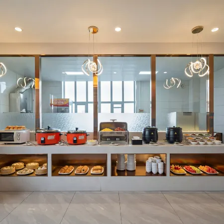 Mehood Ezzi Hotel(Yining)