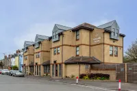 Riverside Hotel