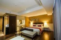 Soll Marina Hotel & Conference Center Bangka - Pools