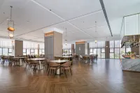 Yichong Hotel (Zhanjiang Bay Bridge Wanda)