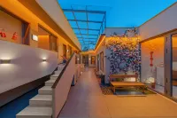 Nanchen Xishang | Wabi-Sabi Aesthetic Design Guesthouse (Xinzhou Ancient City) - Airport Shuttle
