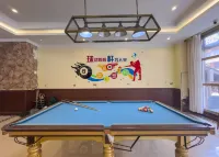 BK Shengsi International Hotel (Hailuogou Moxi Ancient Town)