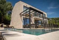 Villa Elysium Hotel di 