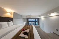 Yujian High-rise River View Homestay (Jiefangbei Pedestrian Street)