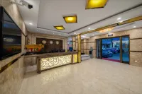 Xincheng Hotel (Urumqi Nanhu Square Subway Station)