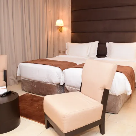 Monty Suites & Golf