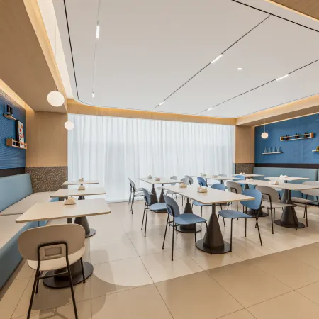 Home Inn (Jining Weishan Weishan Lake Avenue Branch)
