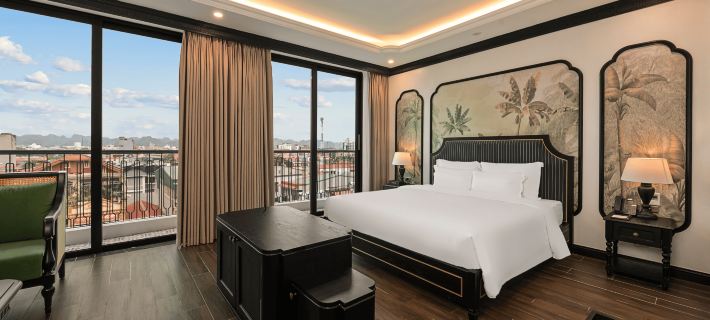 MT Collection Legacy Hotel Ninh Binh - Near Hoa Lu Ancient Town with Rooftop Pool Hotele w: Hoa Lu