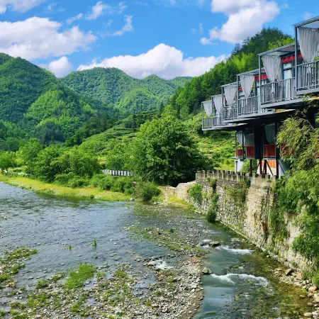 Mosu · Hongcun Xiangju | Mountain & Stream Rustic-Luxury Garden Stay (Three Trees Scenic Area)