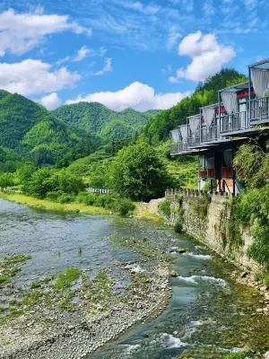 魔宿·宏村廂居|遇見山·趕溪去·野奢花園美宿（三棵樹景區店） - 游泳池