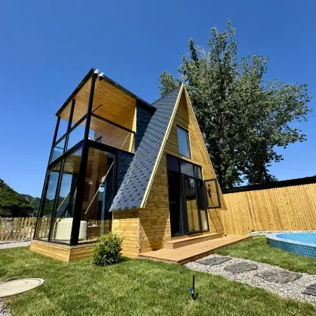 Yushe Chalet · Homestay
