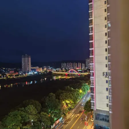 Riverside Four Seasons Hotel (Fuzhou Guangchang Jianshe East Road)