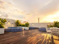 โรงแรมเวียนนา อินเตอร์เนชั่นแนล สาขา บ่อน้ำพุร้อนรุ่ยลี่ - ที่มีที่จอดรถ