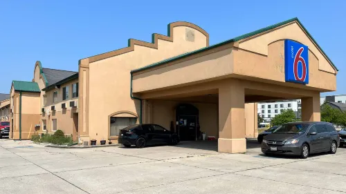 Studio 6 Elkhart, IN - ที่มีที่จอดรถ