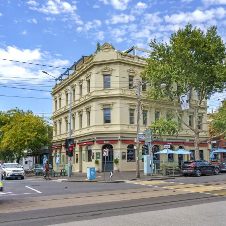 CLARENDON HOTEL