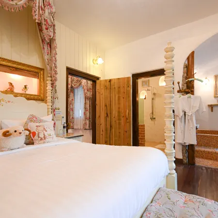 Swiss Valley Hip Resort Отели рядом с достопримечательностью «Боеклуенг Хотспринг»