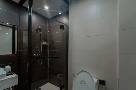 Shankee Tea Style Hotel (Gucheng First People's Hospital) Отели рядом с достопримечательностью «Zhang Xun Ancestral Hall»