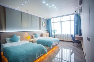 Chaoyang Hotel Hotels near Wen Jiakou