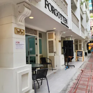 Forgotten Hostel Silom Отели рядом с достопримечательностью «Станция надземного метро Siam»