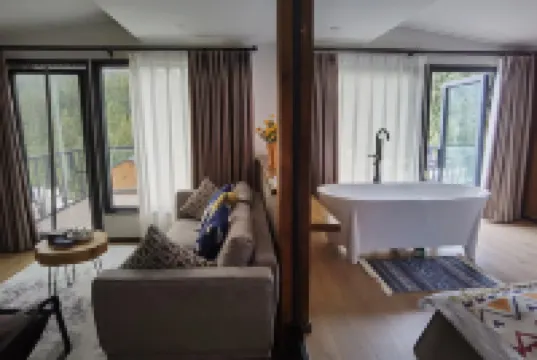 Joan Kushtai Joong Valley Bay Wild Luxury Camp