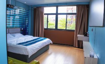 Moye Movie Hotel