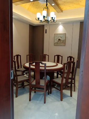 Daxin Hotel Отели рядом с достопримечательностью «Bamian Mountain»