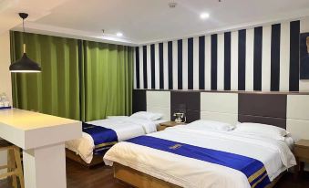Super 8 Hotel (Weifang High Speed Railway North Station)