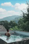 Emeishan Hetang Yunqi Tangquan Homestay - Water Park