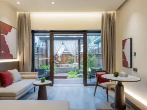 Secluded Longwan Hot Spring Hotel