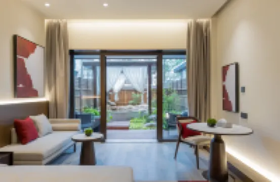 Secluded Longwan Hot Spring Hotel