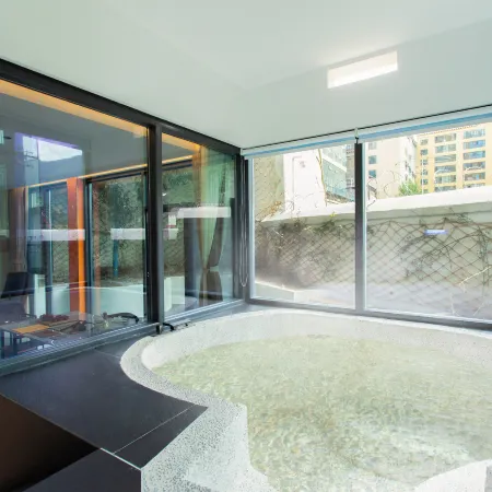Kangding Yushe Hot Spring Hotel